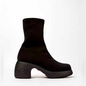 NIB Camper Thelma Tencel